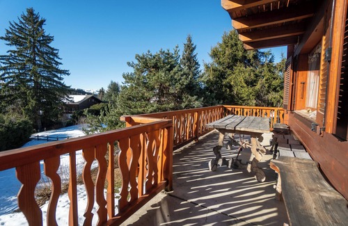 Barboleusaz Ski Chalet | The chalet is ideally located in a quiet area just above the Place de la Barboleuse in Gryon with it