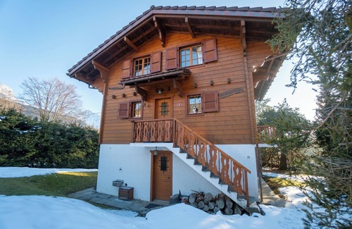 Barboleusaz Ski Chalet | The chalet is ideally located in a quiet area just above the Place de la Barboleuse in Gryon with it