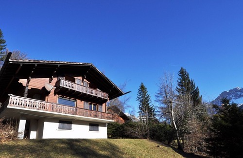 Barboleusaz Ski Chalet | The chalet is located 150m from the start of the Barboleuse gondola, linking the Villars-Gryon-Les D