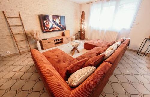 Verzenay House | The Champenoise Jacuzzi - Vineyard