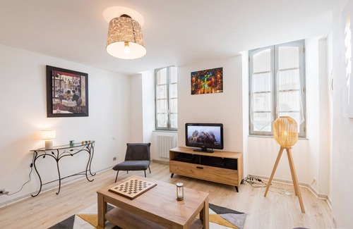 Auterive Apartment | The charm of a former convent