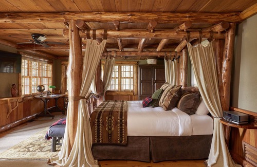 White Lake Hotel | The Chatwal Lodge