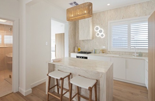 Glenelg South House | The Chester - 2BR Chic House with Outdoor Tub