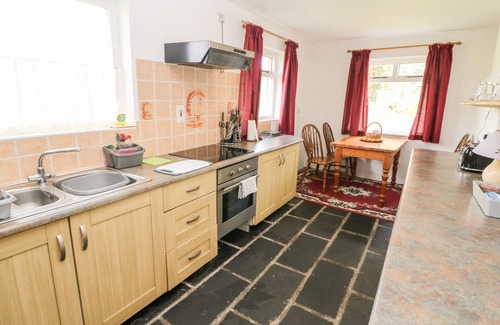 Skibbereen Cottage | THE CHOCOLATE BOX, family friendly in Ballydehob, County Cork