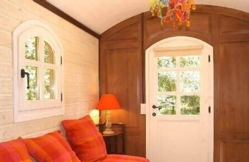 Le Mesnil-Durand Cottage | The CIRCUS ROULOTTE in the Pays d'Auge. The unusual, modern comfort