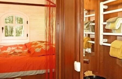 Le Mesnil-Durand Cottage | The CIRCUS ROULOTTE in the Pays d'Auge. The unusual, modern comfort