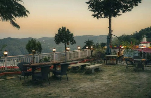 Kaul Villa | The Clay House, Mukteshwar by Ebony Stays |Cosy 4BHK Villa with Himalayan Views