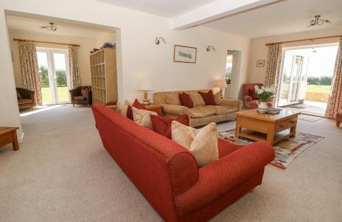 Witney House | The Clealings
