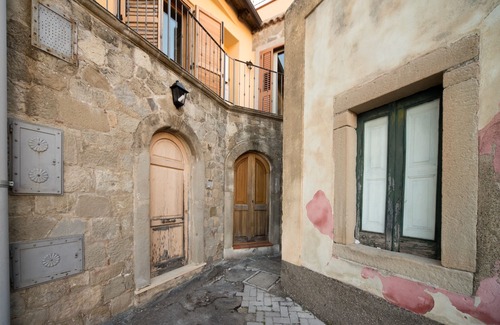 Gallodoro Apartment | The Clock Houses – Calzolaio