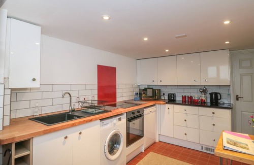 Somerton Cottage | THE COACH HOUSE, romantic, character holiday cottage in Charlton Adam