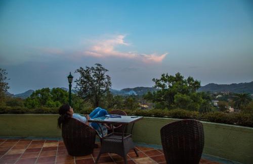 Mount Abu Resort | The Colonial Manek Manor