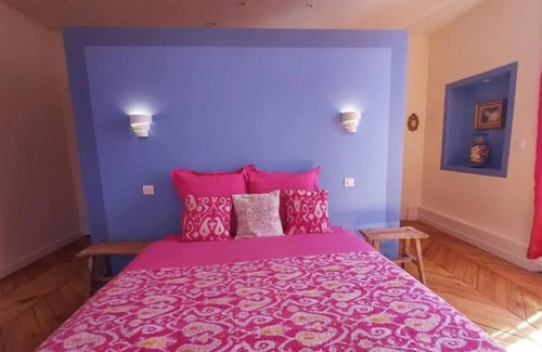 Commarin Bed & Breakfast | The colors of Commarin Chambre Bleue
