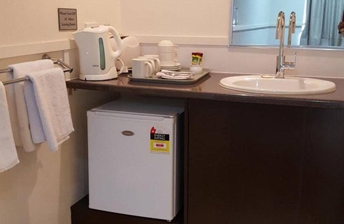 Chinchilla Hotel | The Commercial Hotel Motel