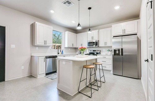San Angelo House | The Concho - 3 BR - 2.5 BA