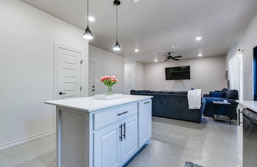 San Angelo House | The Concho - 3 BR - 2.5 BA