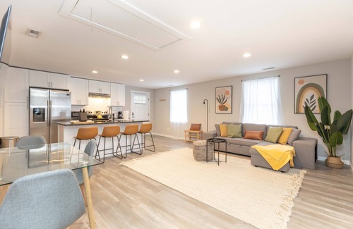 Concord Apartment | The Concord Getaway 2BR/2BTH APT
