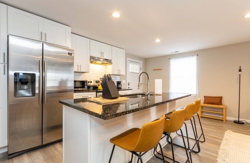 Concord Apartment | The Concord Getaway 2BR/2BTH APT