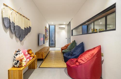 Dyanapura Villa | The Continental Modern Luxury 4 BR Villa in Seminyak Central