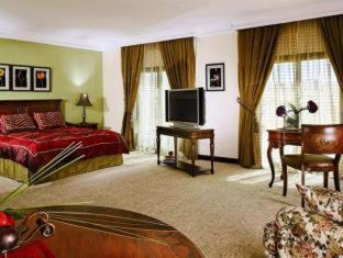 Kuwait City Hotel | The Convention Center & Royal Suites Hotel