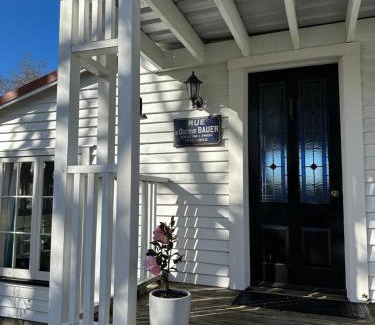 Cambridge House | The Cottage at The Willows