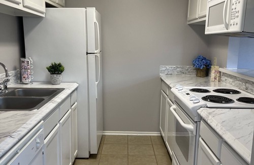 South Baton Rouge House | The Cottage by Mall of Louisiana, Baton Rouge