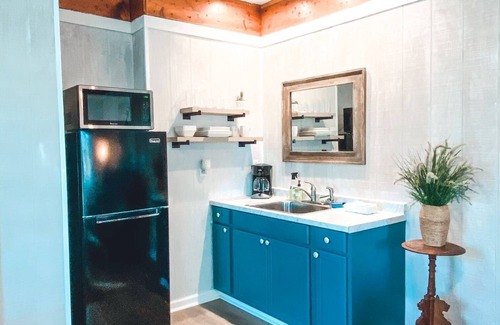 Lydia Apartment | The Cottage - Farm Stay Petting Zoo - 5 mins off I-95