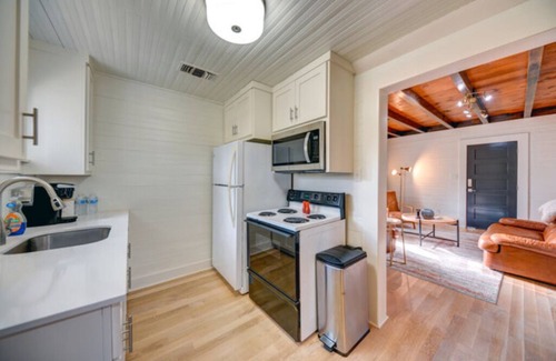 Warrenton House | The Cottage - Farmstead