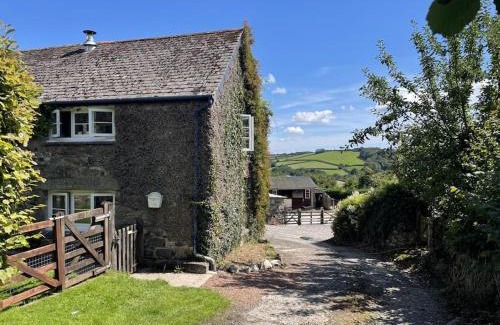 Newton Abbot House | The Cottage