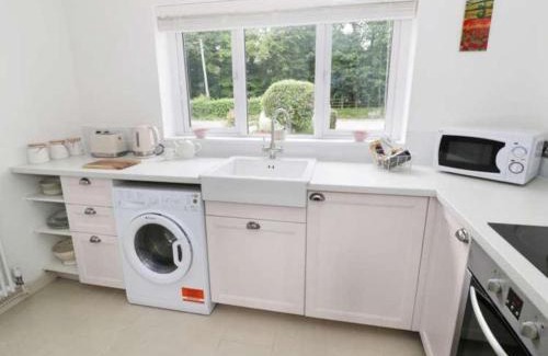 Grendon House | The Cottage in Baxterley. Peaceful home from home. Beautifully finished.