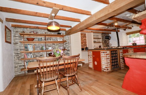 Saint Kew House | THE COTTAGE, pet friendly, with open fire in St Kew Highway
