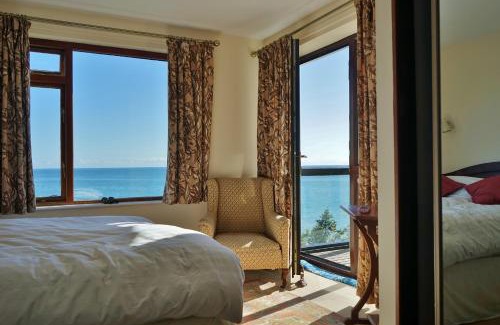 Wiseman's Bridge House | The Cottage - Sea Views, Direct Access to Beach, Pet Friendly