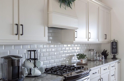Ledbetter House | The Cottages at Turkey Creek - 'The Big Cottage' - 12 minutes from Round Top!