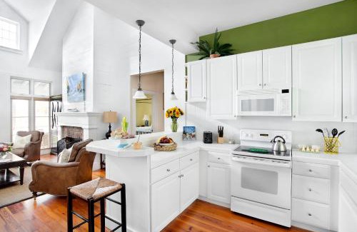 Charleston House | The Cottages on Charleston Harbor