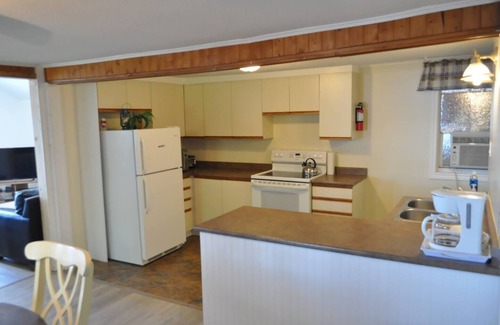 White Lake House | The Cove - 245B - Cottage