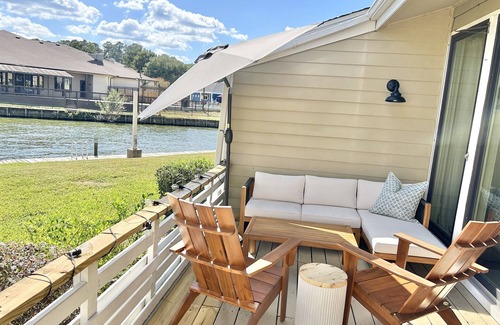 April Sound House | The Cove on Conroe Lakefront Oasis