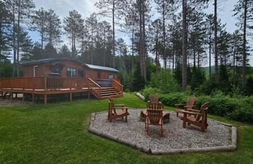Malone Cabin | The Cozy Bear w/Hot Tub overlooking Mtn views!