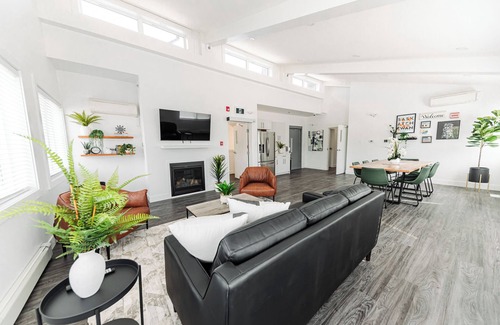 Regina House | The Cozy Nook Inn