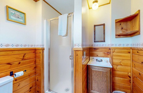 Hancock Point Bed & Breakfast | The Crocker House Country Inn (Rm 9)