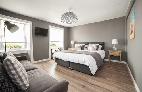 East Linton House | The Crown & Kitchen