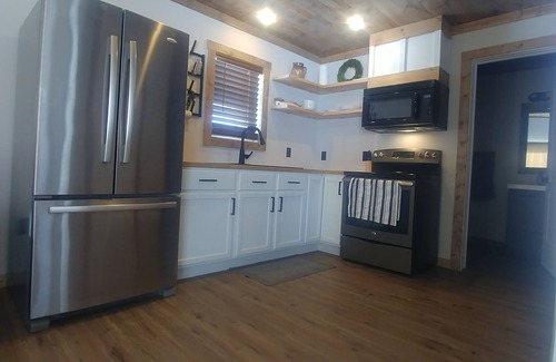 Saxon Cottage | The Curry Cottage- Country-Snowmobile trail accessible