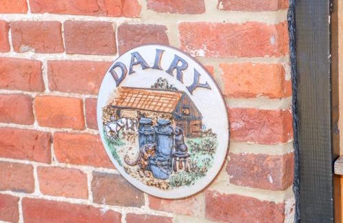 Fakenham House | The Dairy Barn