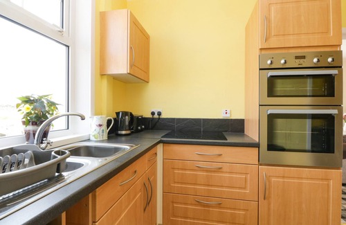 Newton Stewart Cottage | THE DAIRY COTTAGE, pet friendly, with hot tub in Whithorn