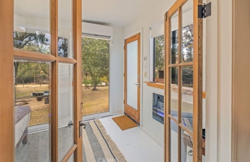 Oakhurst Cottage | The Daisy Cottage - Magical Retreat Near Yosemite + WIFI & AC!