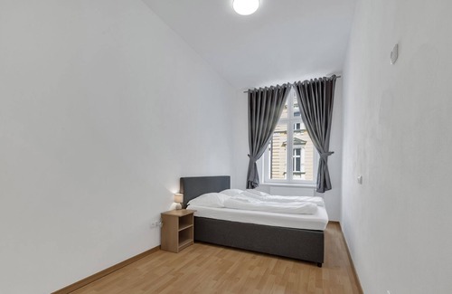 Cheb Apartment | The Dante Apartments 1988