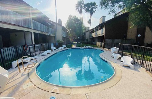 Brownsville Apartment | The Dapper in BTX - Adults Only