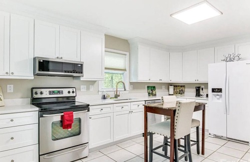 Charlotte House | The Davis Den Stylish Pet-Friendly Escape