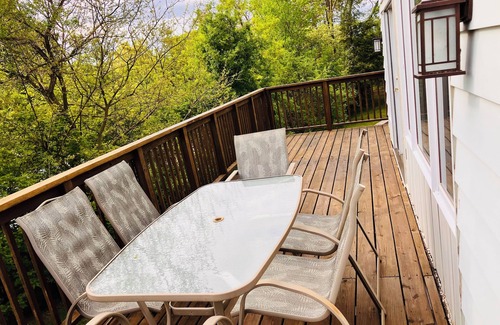 Plymouth House | >The Daydream Lodge<n@Racers Ridge