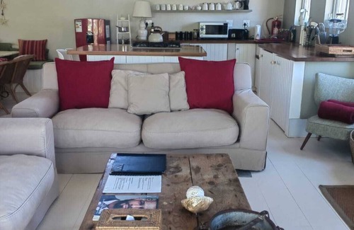 Franschhoek House | "The Deck & Hull @ Ku'ulani Corner, 2-bedroom, large mountain view deck