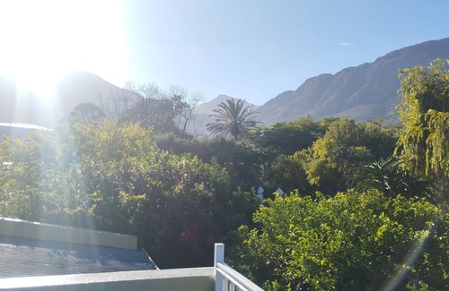 Franschhoek House | "The Deck & Hull @ Ku'ulani Corner, 2-bedroom, large mountain view deck