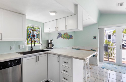 Cudjoe Key House | The Diving Dolphin #268 - Ocean Views, Kayaks!